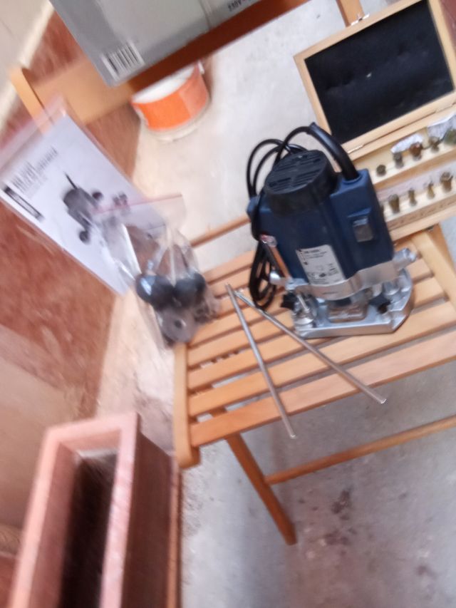 Fresadora manual + accesorios