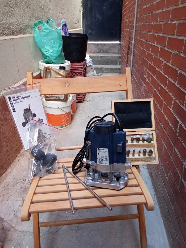 Fresadora manual + accesorios