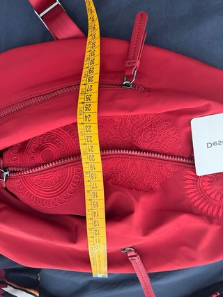 Mochila Desigual roja impermeable