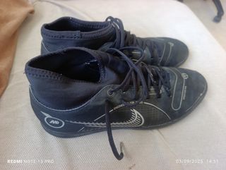 Botas Nike fútbol niño talla 43