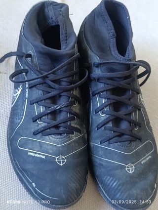 Botas Nike fútbol niño talla 43