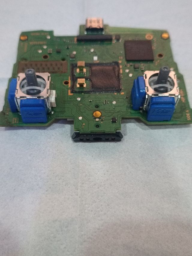 Mando PS5 Final Fantasy y joysticks TMR magnéticos