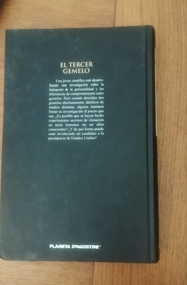 El tercer gemelo