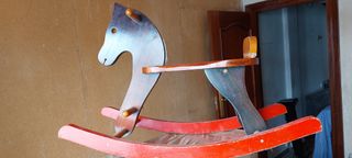 Caballito balancín madera infantil