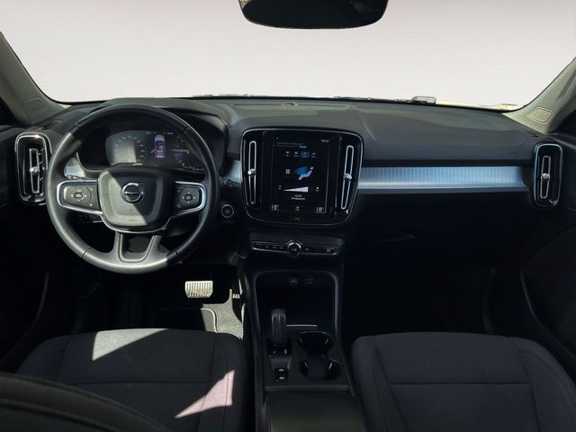 Volvo XC40 Momentum Pro 2WD