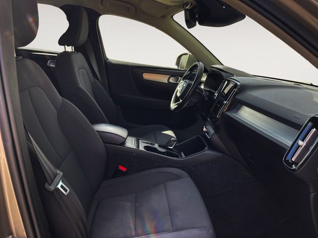 Volvo XC40 Momentum Pro 2WD
