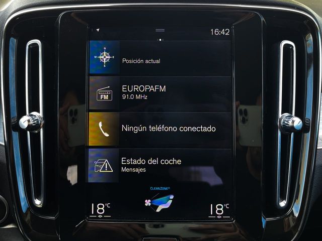 Volvo XC40 Momentum Pro 2WD