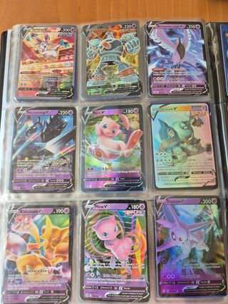 Album Pokémon: cartas variadas