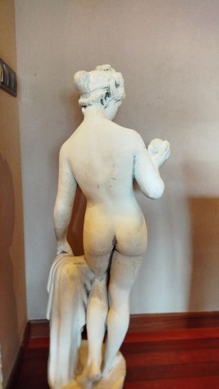 Estatua Venus piedra blanca