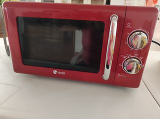 Microondas rojo vintage