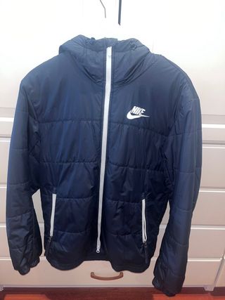 Chaqueta Nike azul marino con capucha