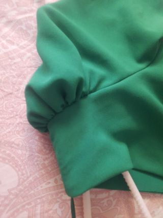 Vestido verde fruncido