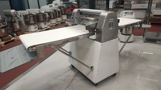 Laminadora de masa de cinta brazos extensibles