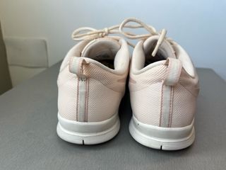 Tenis Nike Beige 37.5