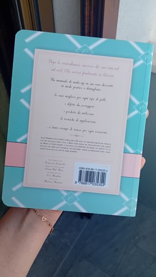 Libro Clio make-up + gomma rossetto in omaggio
