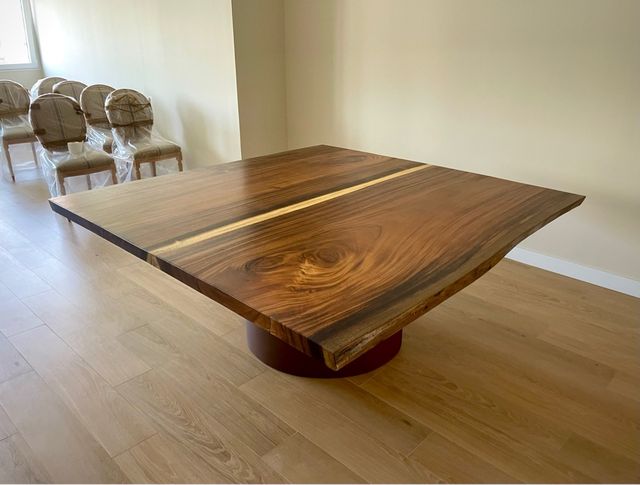 Mesa de madera maciza Suar