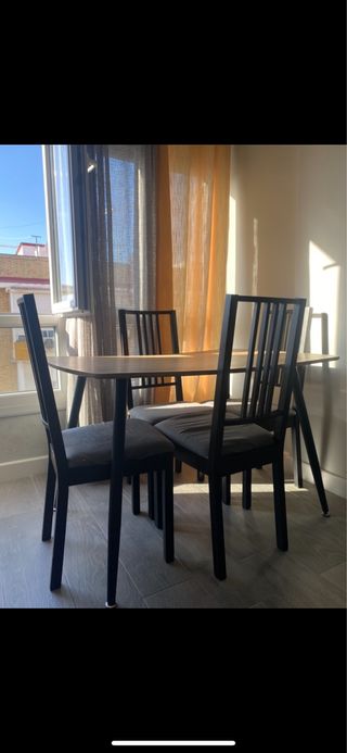 Mesa comedor 4 sillas negra