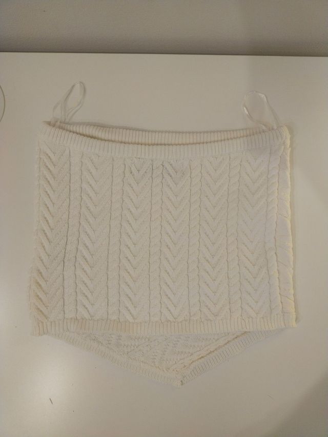 Top blanco de punto trenzado Bershka