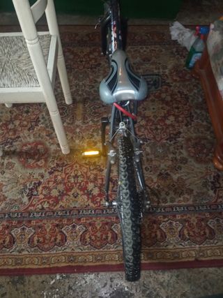 Bicicleta infantil 20" - $175