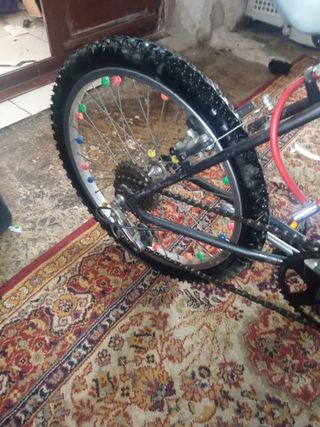 Bicicleta infantil 20" - $175