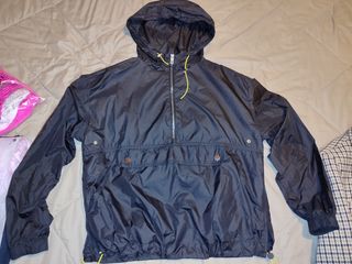 Chaqueta cortavientos negra