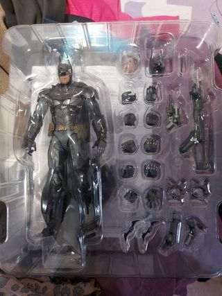 Figura Batman Arkham Knight 1/12
Lpzz
