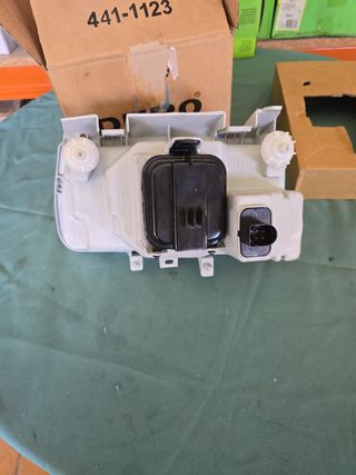 Faro VW Polo 95-98 (Derecho)