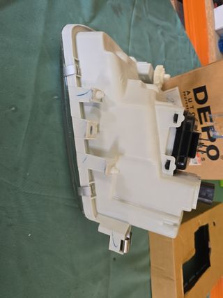 Faro VW Polo 95-98 (Derecho)