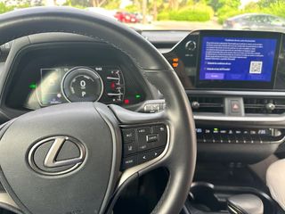 LEXUS UX 250h 2WD PREMIUM  con BOLA LEXUS