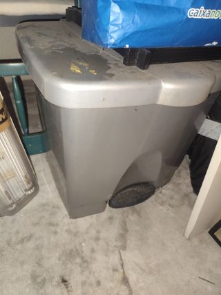 Cubo basura gris