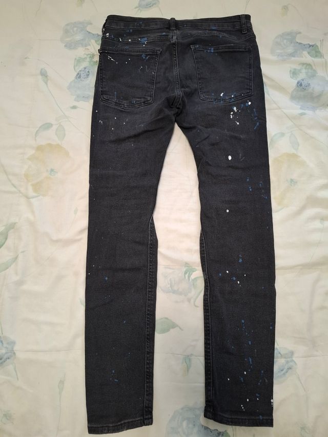 Jeans Skinny Rotos con Pintura