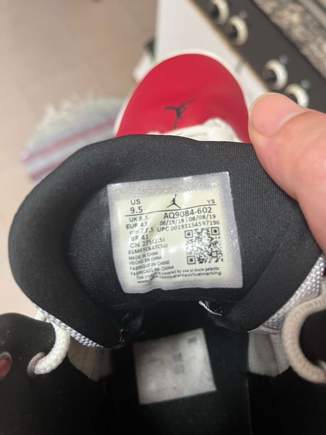 Zapatillas Jordan Jumpman rojas y blancas