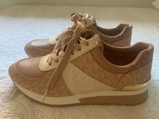 Zapatillas Michael Kors beige y rosa