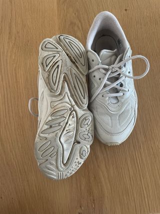 Zapatillas Adidas beige tamaño 39.1/3
