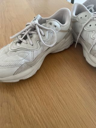 Zapatillas Adidas beige tamaño 39.1/3
