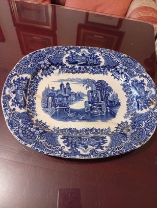 Plato antiguo azul y blanco de pikman
