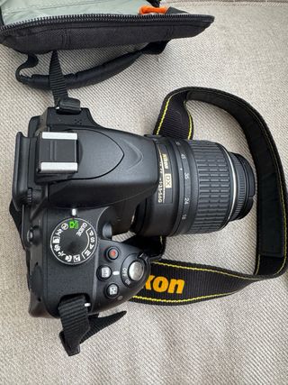 Cámara Nikon D3200 negra