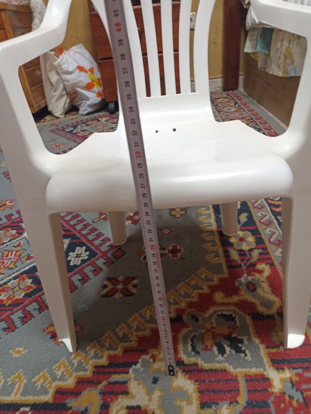 Silla blanca plástico para niños