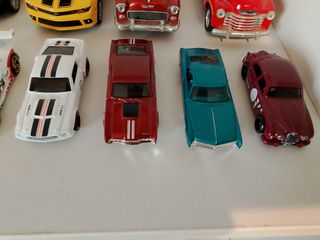 12 Hot Wheels - Autos de colección