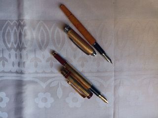 2 penne stilografiche dorate