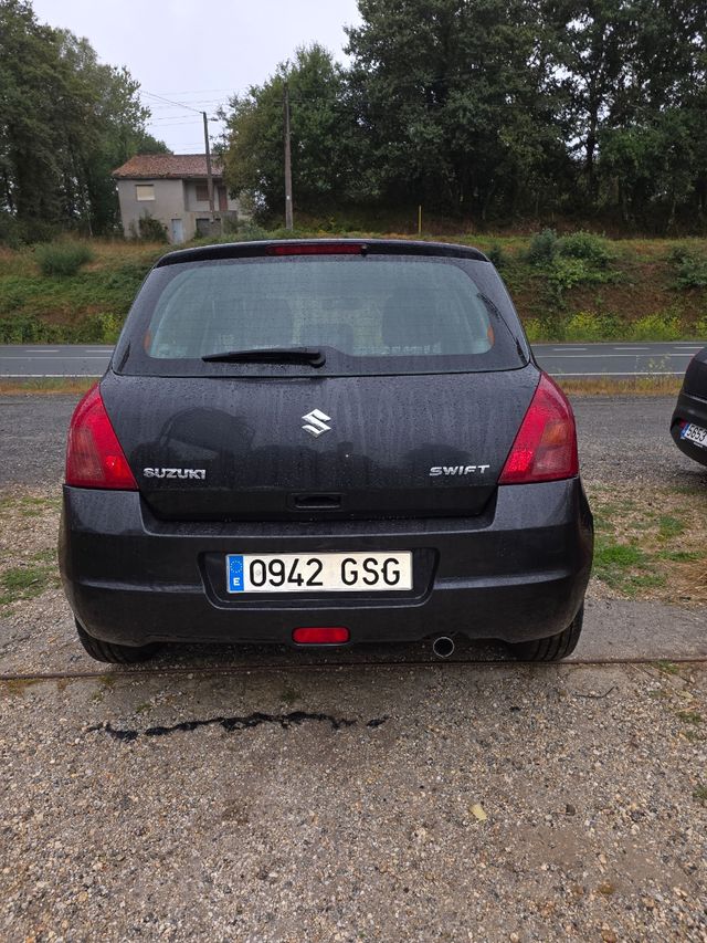 Suzuki Swift impecable