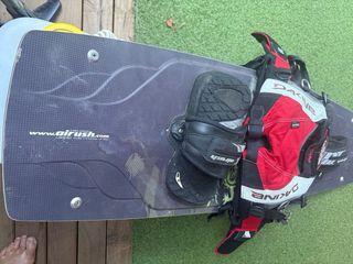Tabla Kitesurf Airush 126cm. regalo Arnes dakine 