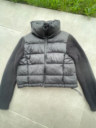 Chaqueta Stradivarius (Chaleco con mangas) Negra 