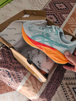 Asics Novablast 5 - Zapatillas Running
