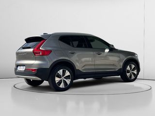 Volvo XC40 Momentum Pro 2WD