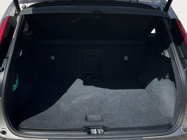 Volvo XC40 Momentum Pro 2WD