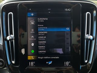 Volvo XC40 Momentum Pro 2WD