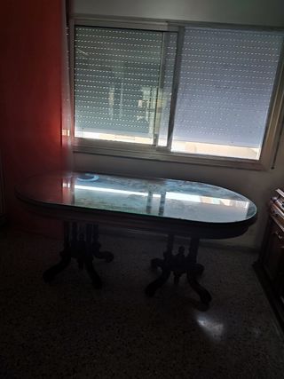 Mesa ovalada de comedor