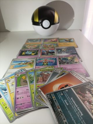 Lata Pokeball + 24 cartas Pokémon