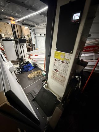 Nissan NV400 Versalift